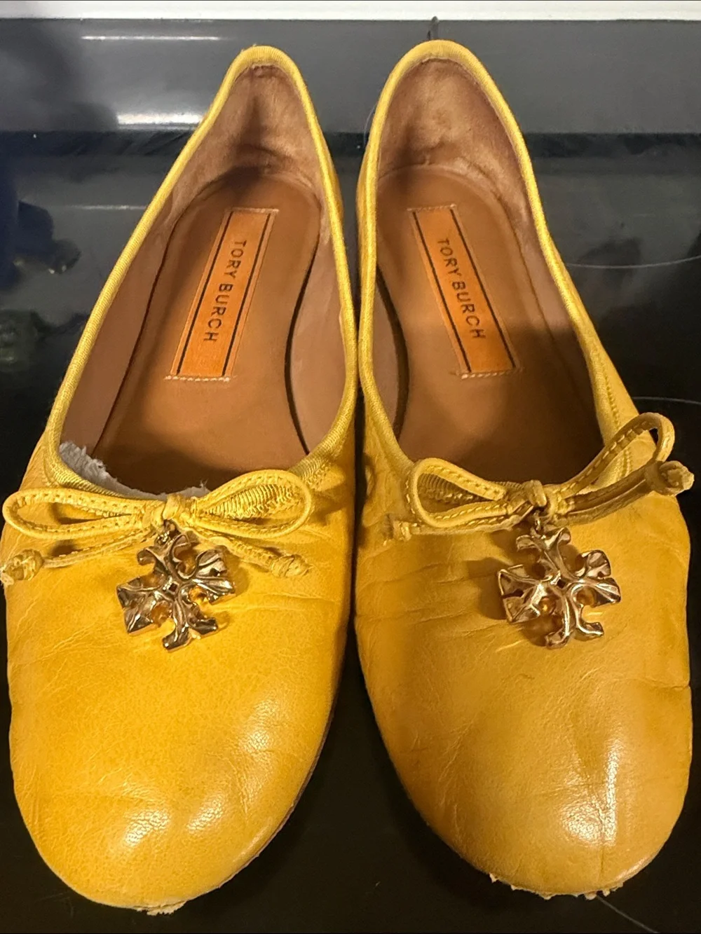 Tory Burch Yellow Leather Bow Ballet Flats with Logo Charm size 8 1/2 AUTHENTIC